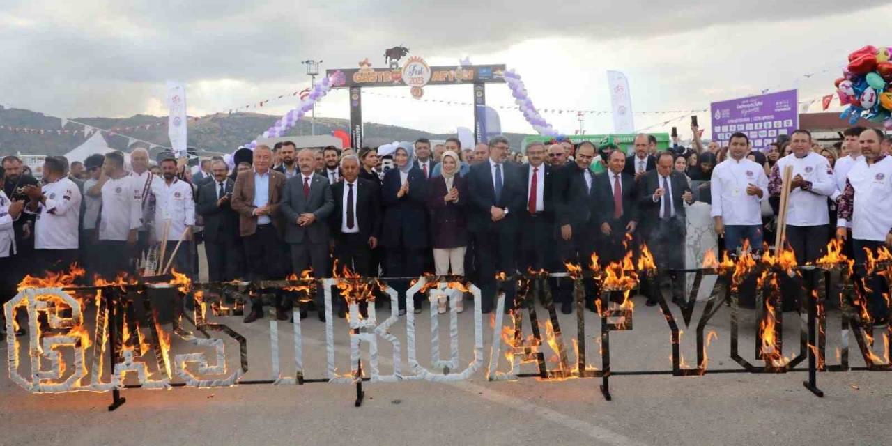 Gastro Afyon Lezzet Ve Turizm Festivali’ne Yaklaşık 300 Bin Ziyaretçi Katıldı
