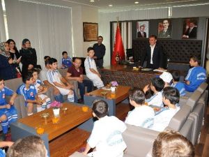 Gümüşhane Belediyesinin Yaz Futbol Okulu Sona Erdi