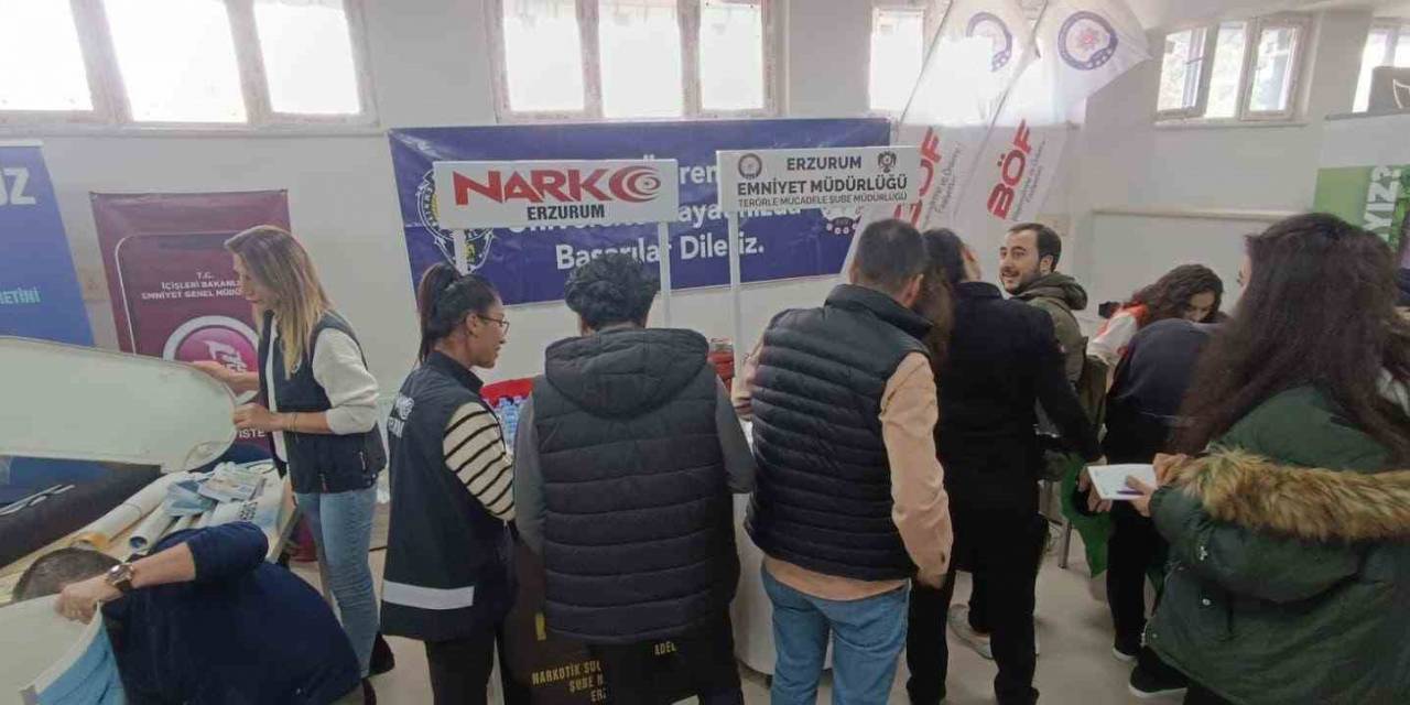 Polis Uyuşturucuya Karşı Bilinçlendirme Çalışmalarına Hız Verdi