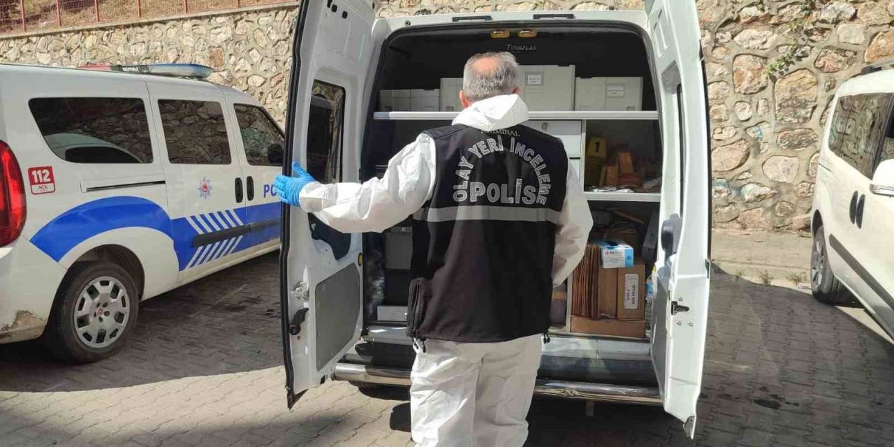 52 Yaşındaki Kadın Evinde Ölü Bulundu