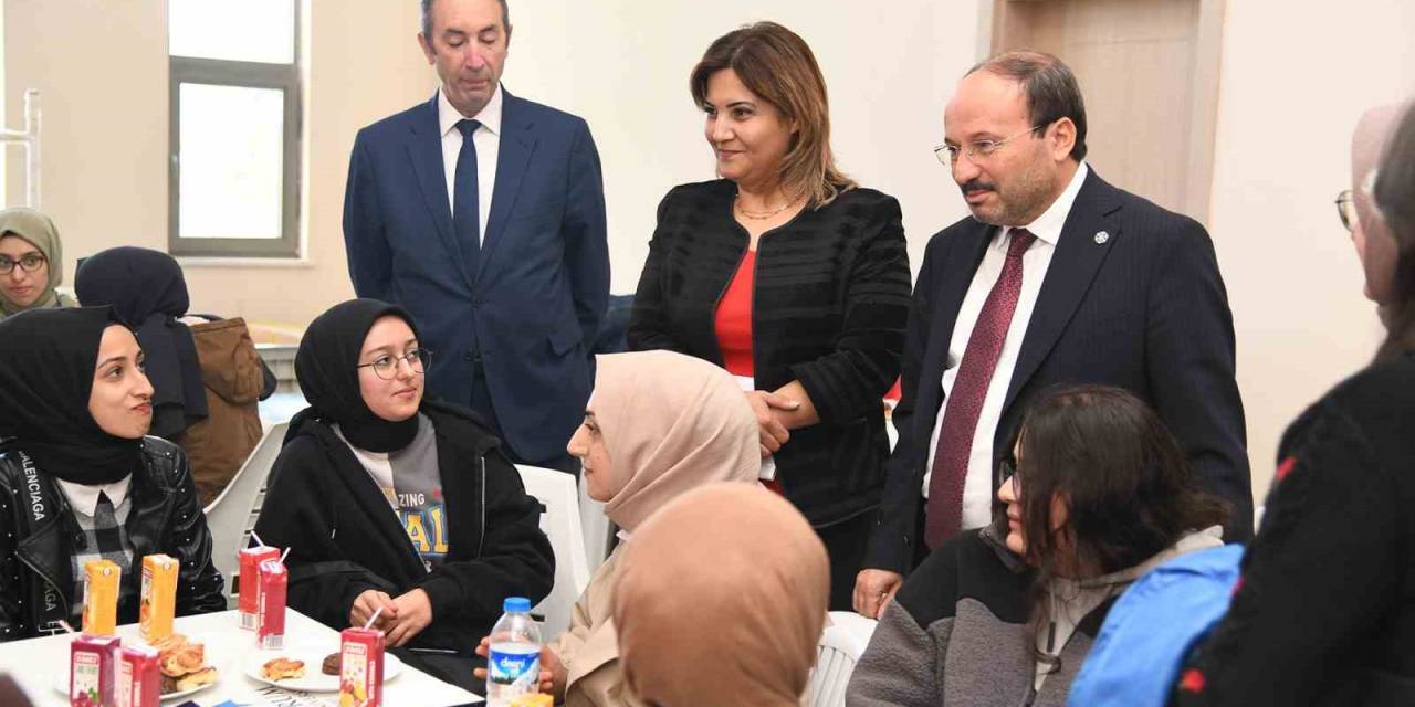 Etü’de Oryantasyon Programları Başladı