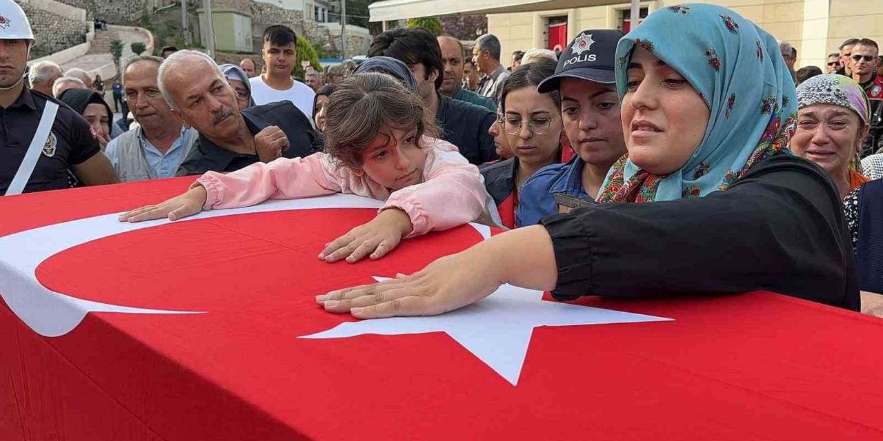 Hataylı Şehit Polis Dualarla Memleketinde Son Yolculuğuna Uğurlandı