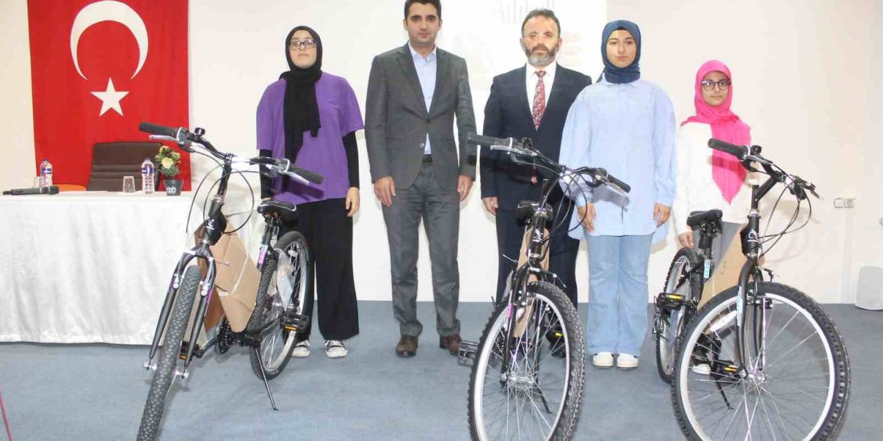 Camiler Ve Din Görevlileri Haftasında Konferans