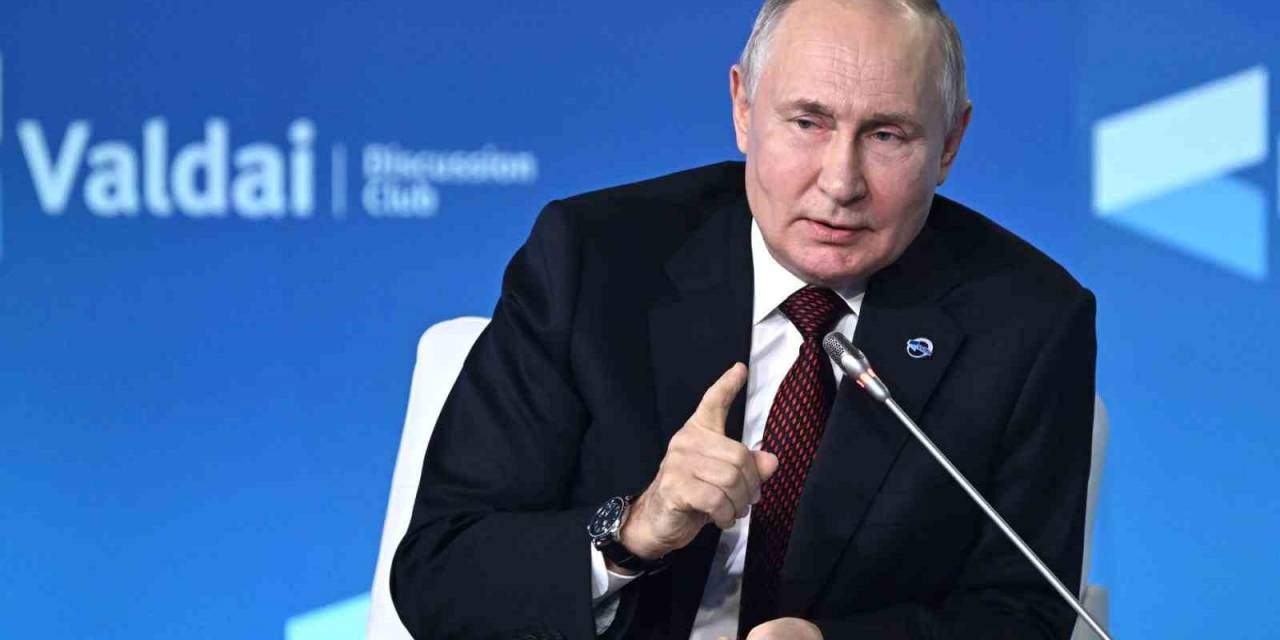 Putin: “Batıdan Sürekli ’yapmak Zorundasınız’, ‘Yapmakla Yükümlüsünüz’, ‘Sizi Ciddi Şekilde Uyarıyoruz’ Sözlerini Duyuyoruz, Siz Kimsiniz?”