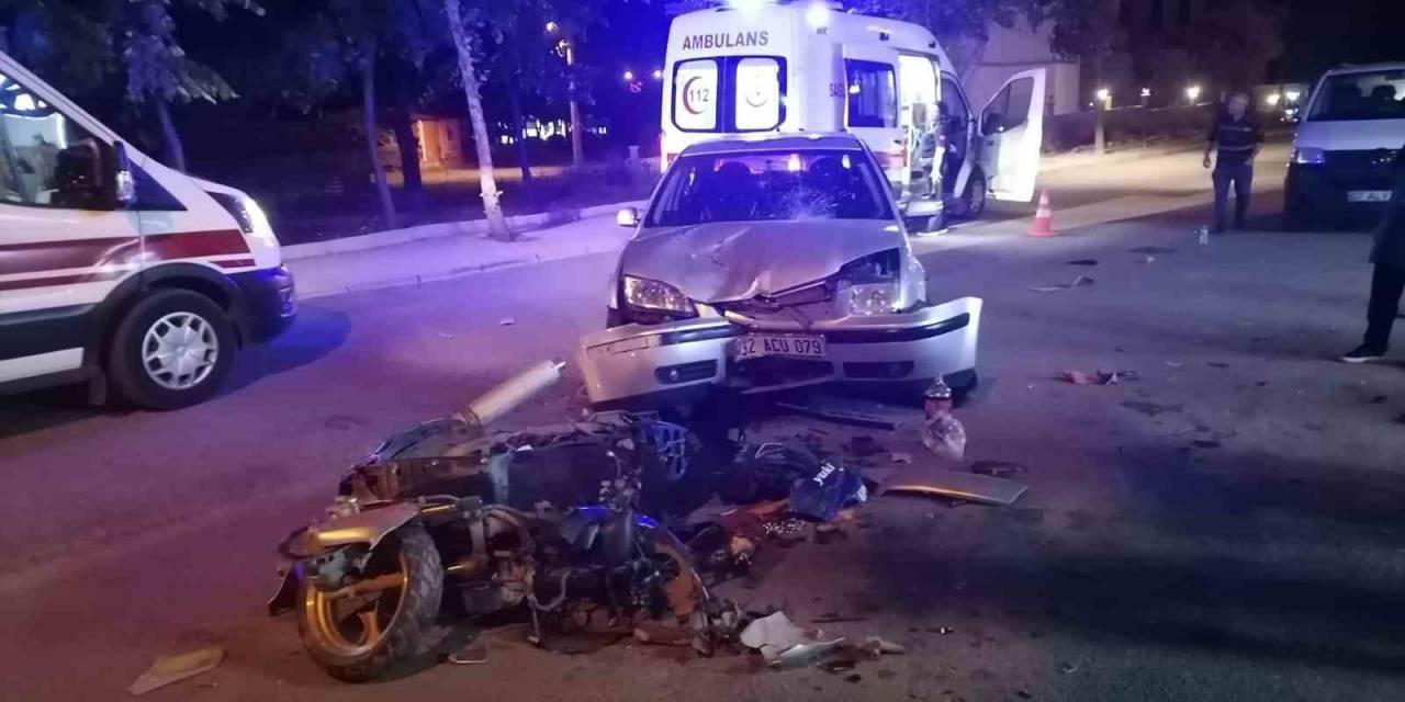 Otomobil İle Motosiklet Çarpıştı: 2 Yaralı