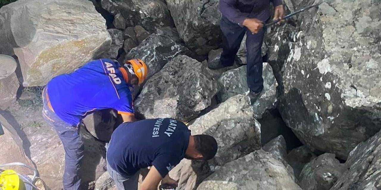 Kayalıklar Arasında Sıkışan Şahsın İnanılmaz Kurtuluşu
