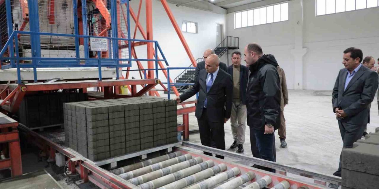 Ağrı Valisi Koç, Muhtarlarla Toplantı Yaptı