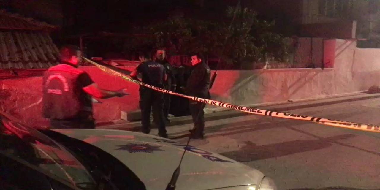 Tartıştıkları Kişiyi Kahvehanede Bulamayınca Evi Kurşunladılar