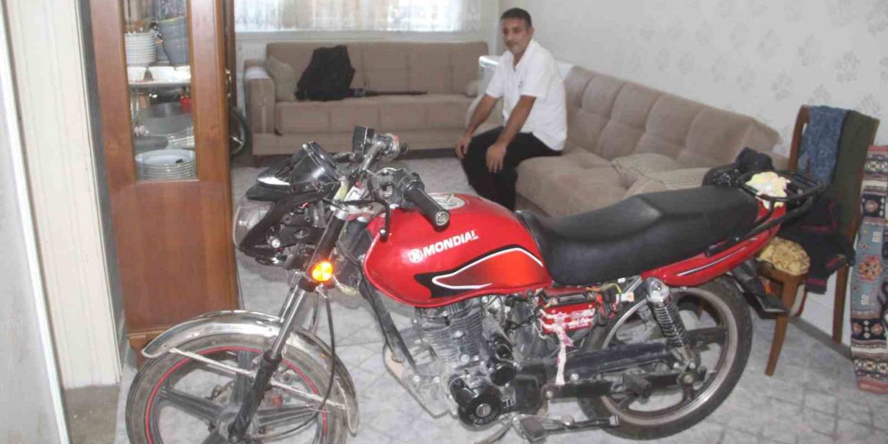 Evin İçerisindeki Motosikletin Hikayesini Duyan Şaşırıyor