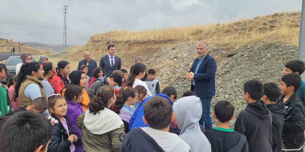 Büyükşehir, İlçeleri Kent Ormanlarıyla Yeşillendiriyor