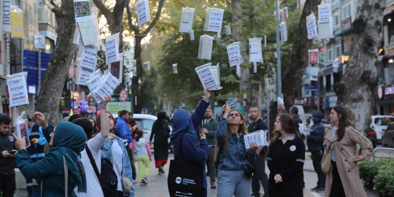 Asırlık Çınarlar Kitap Açtı