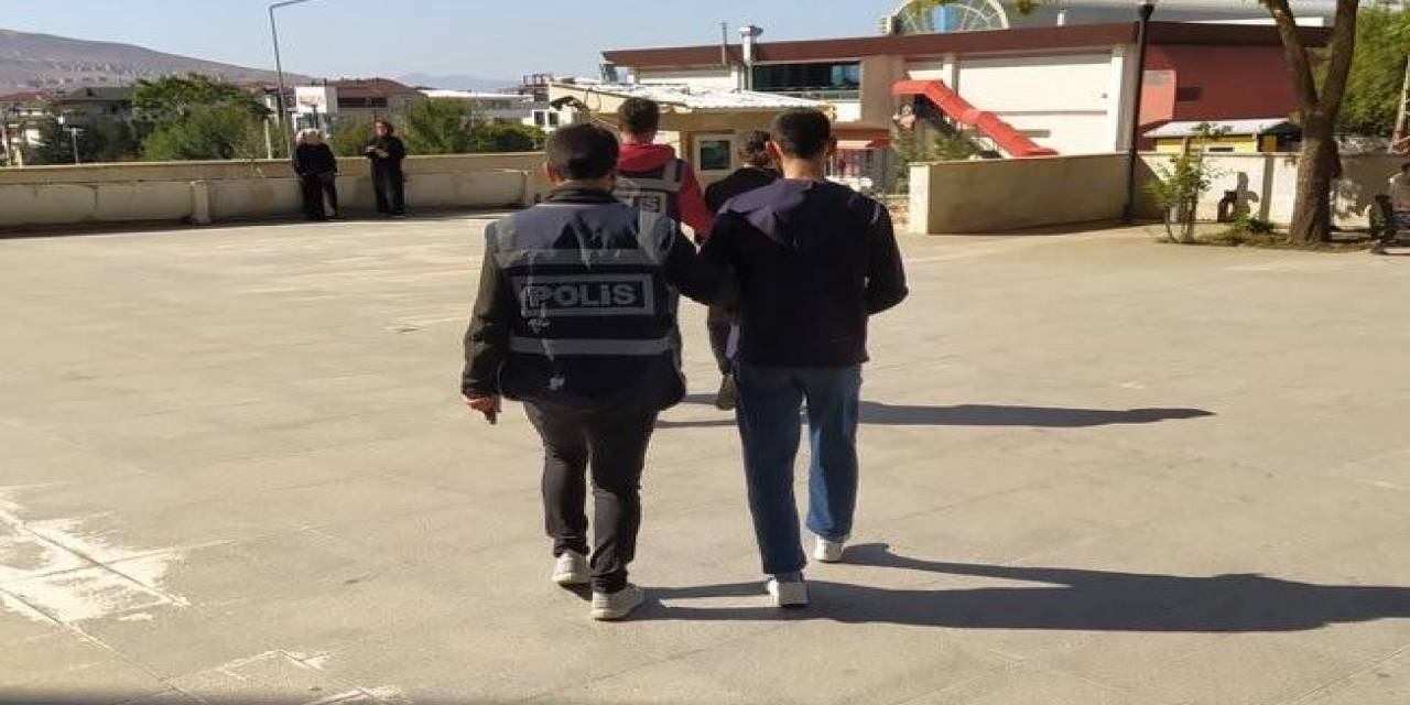 Elazığ’da 16 Yıl Kesinleşmiş Hapis Cezası Bulunan 2 Zanlı Tutuklandı