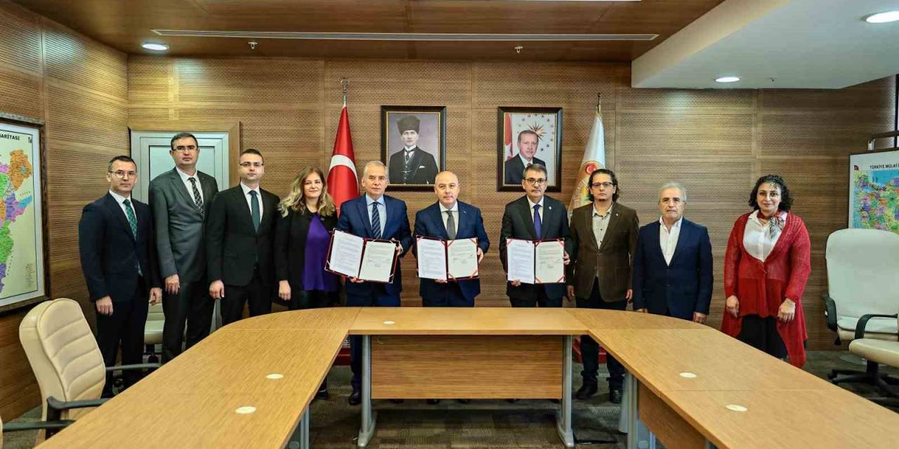 Denizli Traverten Jeoparkı İçin İlk İmzalar Atıldı