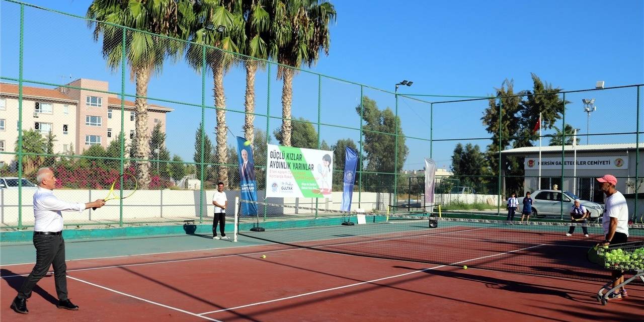 Akdenizli Çocuklara Ücretsiz Tenis Kursu