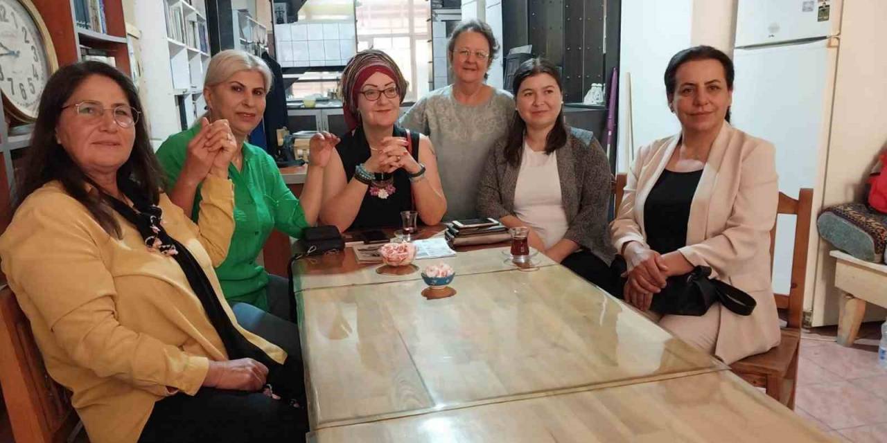 Mersin’de Kadın Muhtar Adayları Göreve Hazır