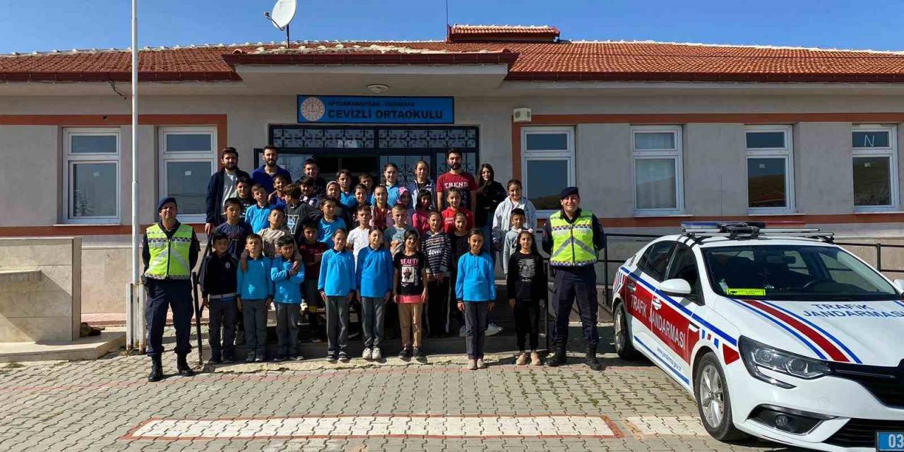 Ortaokul Öğrencilerine Trafik Eğitimi Verildi