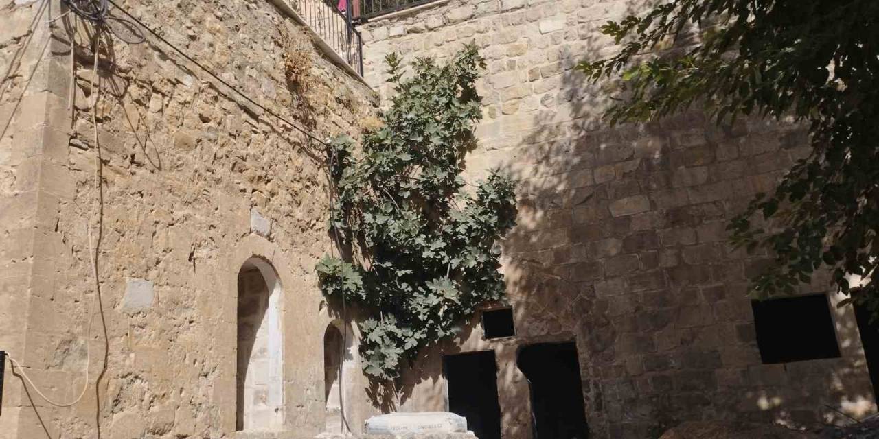 Mardin’de 700 Yıldır Ayakta Olan Medrese Varlığını Sürdürüyor
