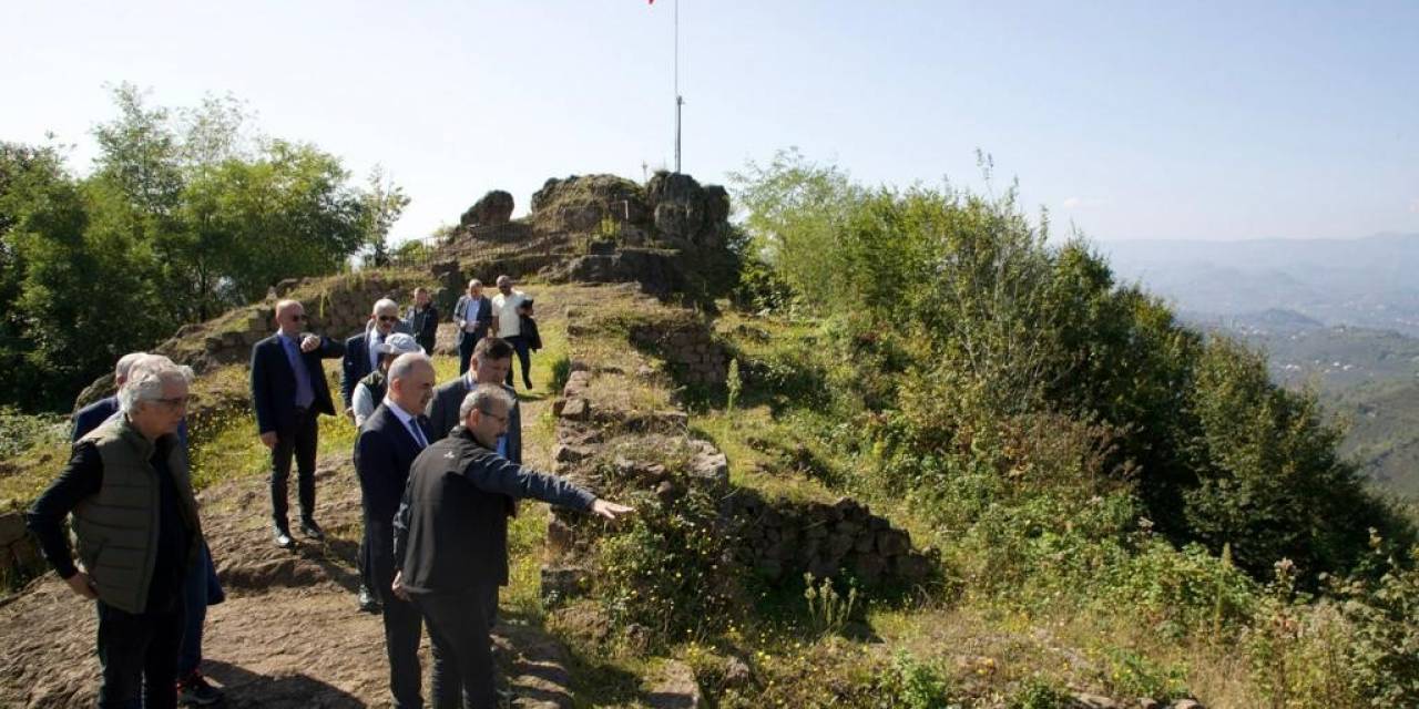 Vali Erol: “Kurul Kalesi’ndeki Çalışmalar, Kültürel Mirasımız Açısından Önemli”