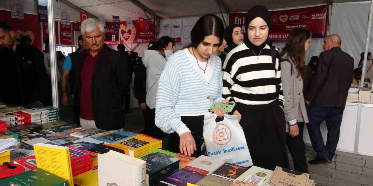 Tatvan 2’nci Kitap Fuarı Törenle Başladı
