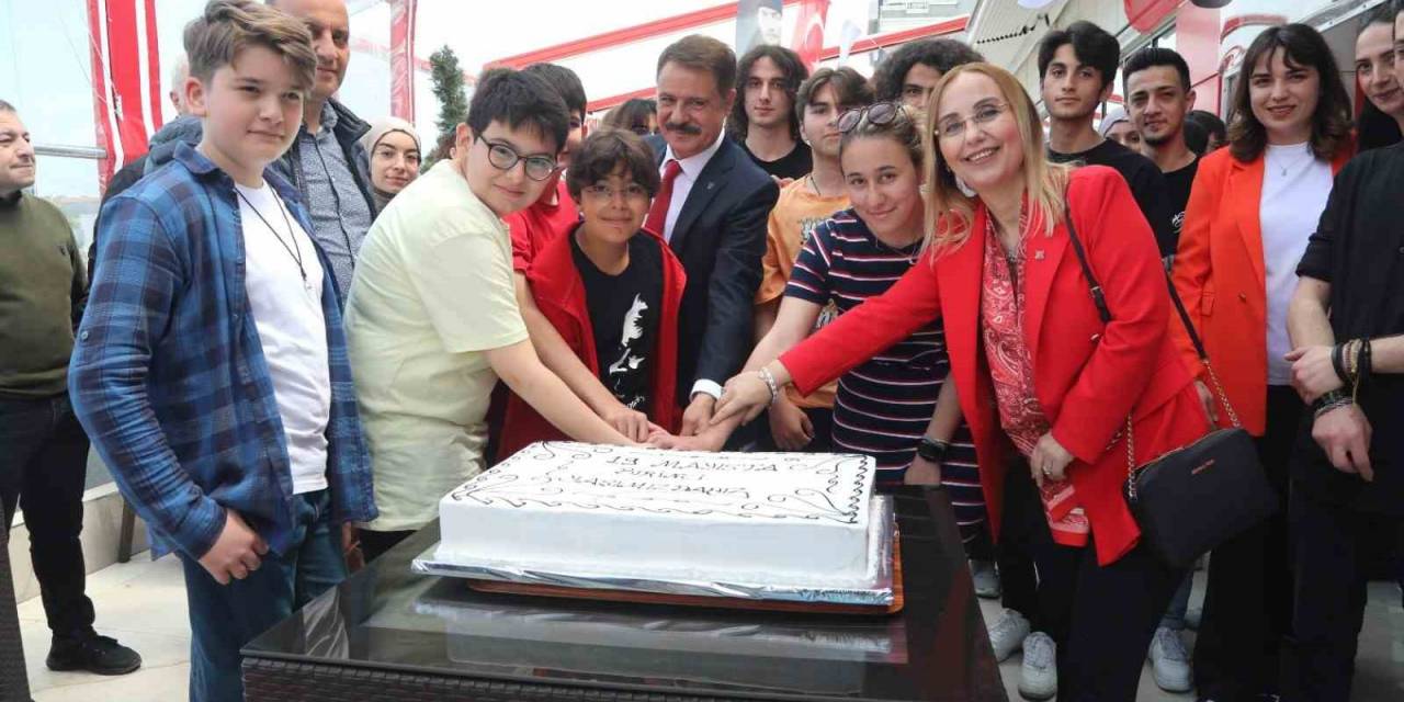 Hasan Ali Yücel Gençlik, Bilim Ve Sanat Merkezi’ne Gençlerden Yoğun İlgi