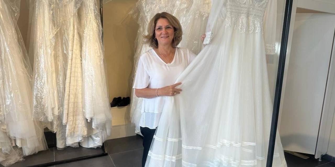 Hatay’da Evlenmek İsteyen İhtiyaç Sahibi Genç Çiftlere Ücretsiz Gelinlik