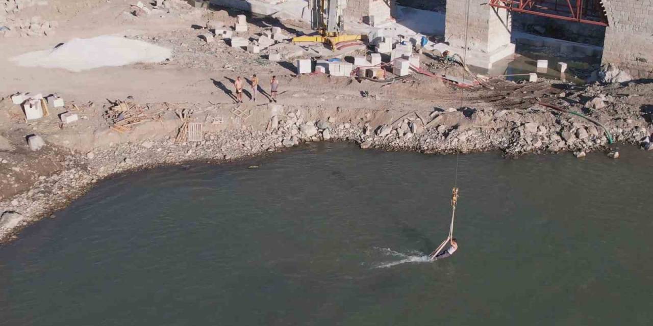 Denizi Olmayan Ankara’da Vinç İle Sörf Yaptılar