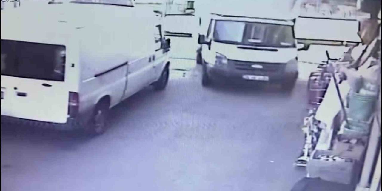 Önce Vatandaşa Çarptı Sonra Hızla Kaçtı