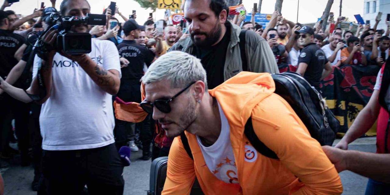 Galatasaray, Antalya’da Coşkuyla Karşılandı