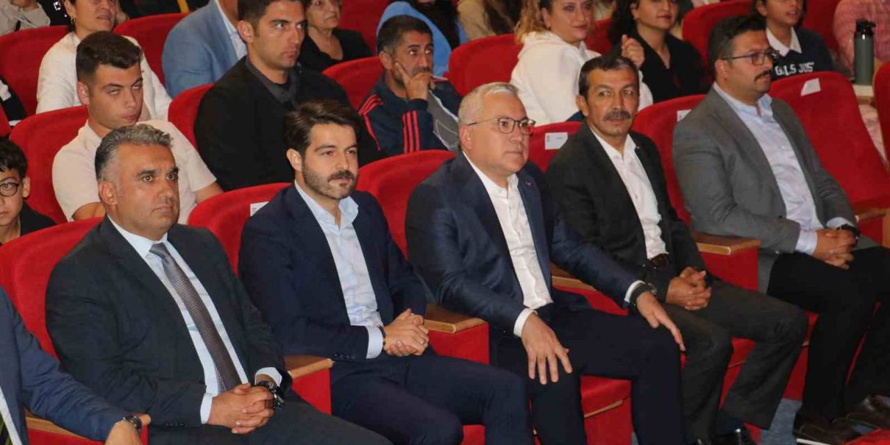 Türk Dünyasının Önemli Müzik Grubu Sivas’ta Sahne Aldı