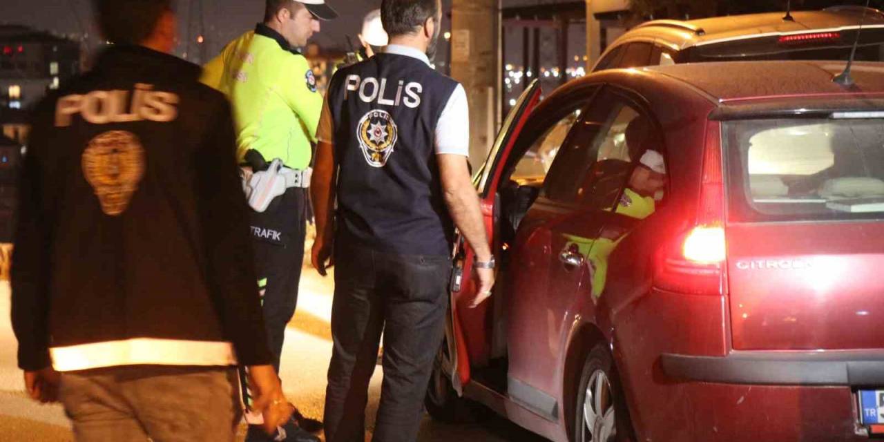 Polis Yeni Eğitim Ve Öğretim Döneminde Üniversite Çevresinde Kuş Uçurtmadı