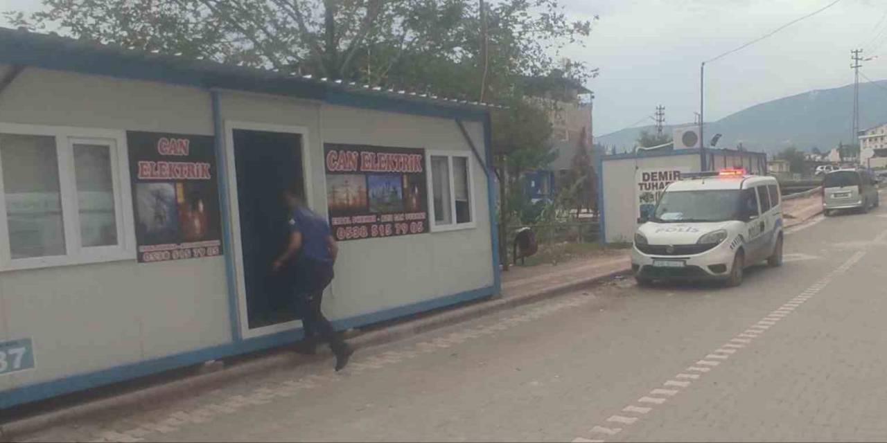 Konteyner İş Yerinde Hayata Tutunmaya Çalışan Depremzede Esnafa Hırsızlık Şoku