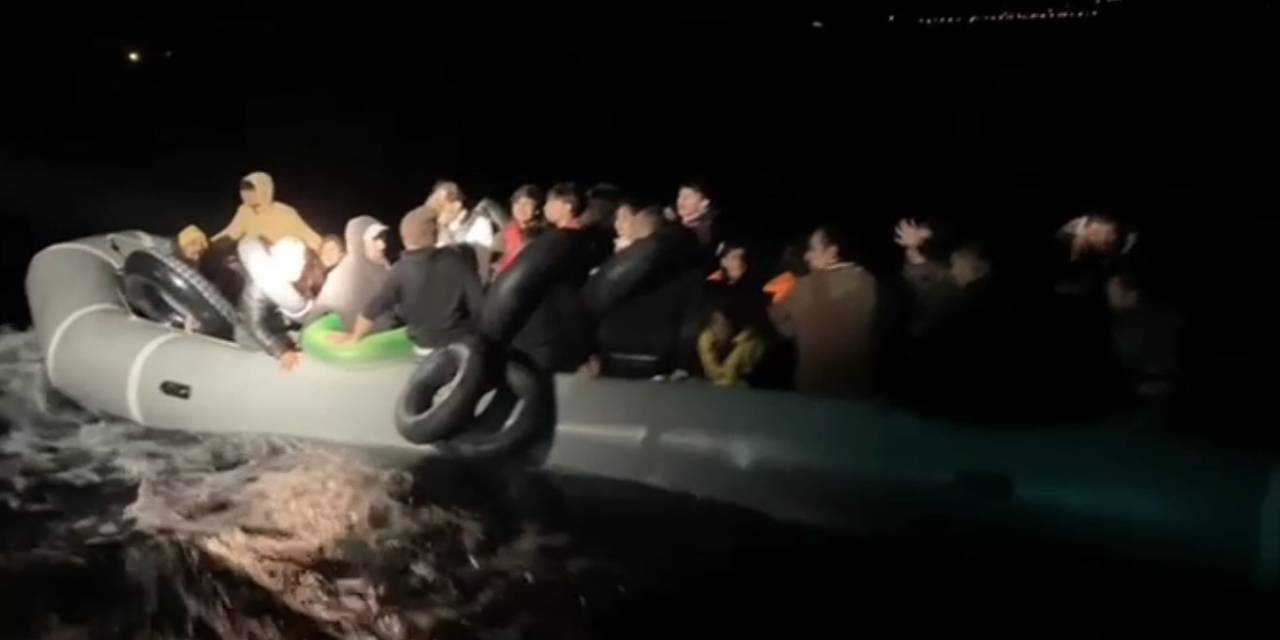 Ayvacık Açıklarında 69 Kaçak Göçmen Yakalandı