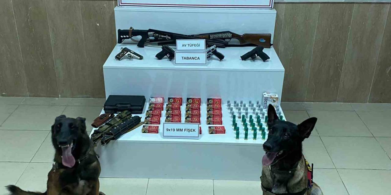 Gaziantep’te Çok Sayıda Kaçak Silah Ele Geçirildi