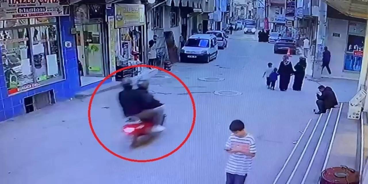 Berberdeki Husumetlisini Vurmak İstedi, Çocuklara Rağmen Kurşun Yağdırdı