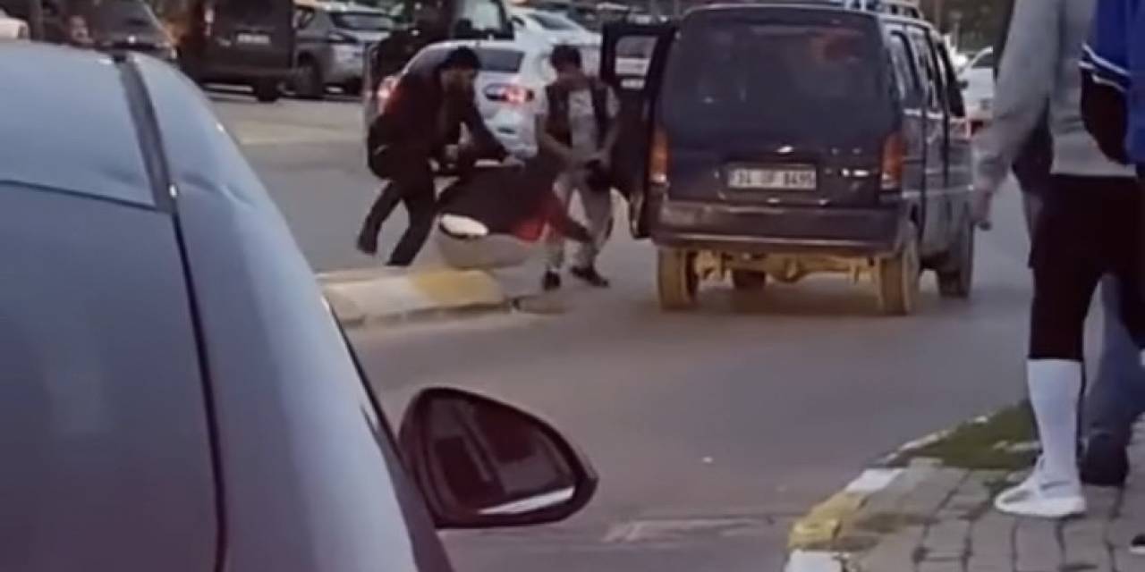 Pendik’te Trafikte Sopalı Kavgalar Kamerada