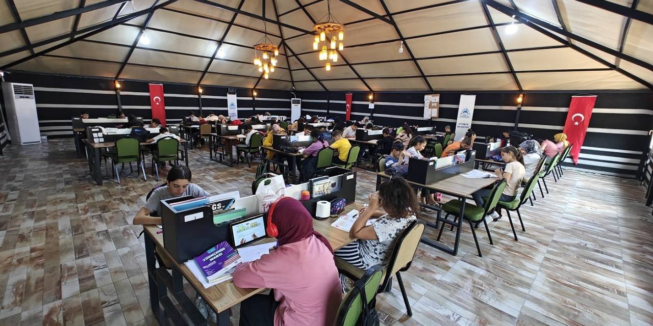 Eyyübiyeli Gençler Geleceğe Umutla Bakıyor