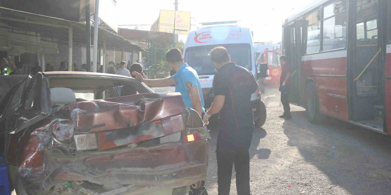 Diyarbakır’da Park Halindeki Otomobile Otobüs Çarptı