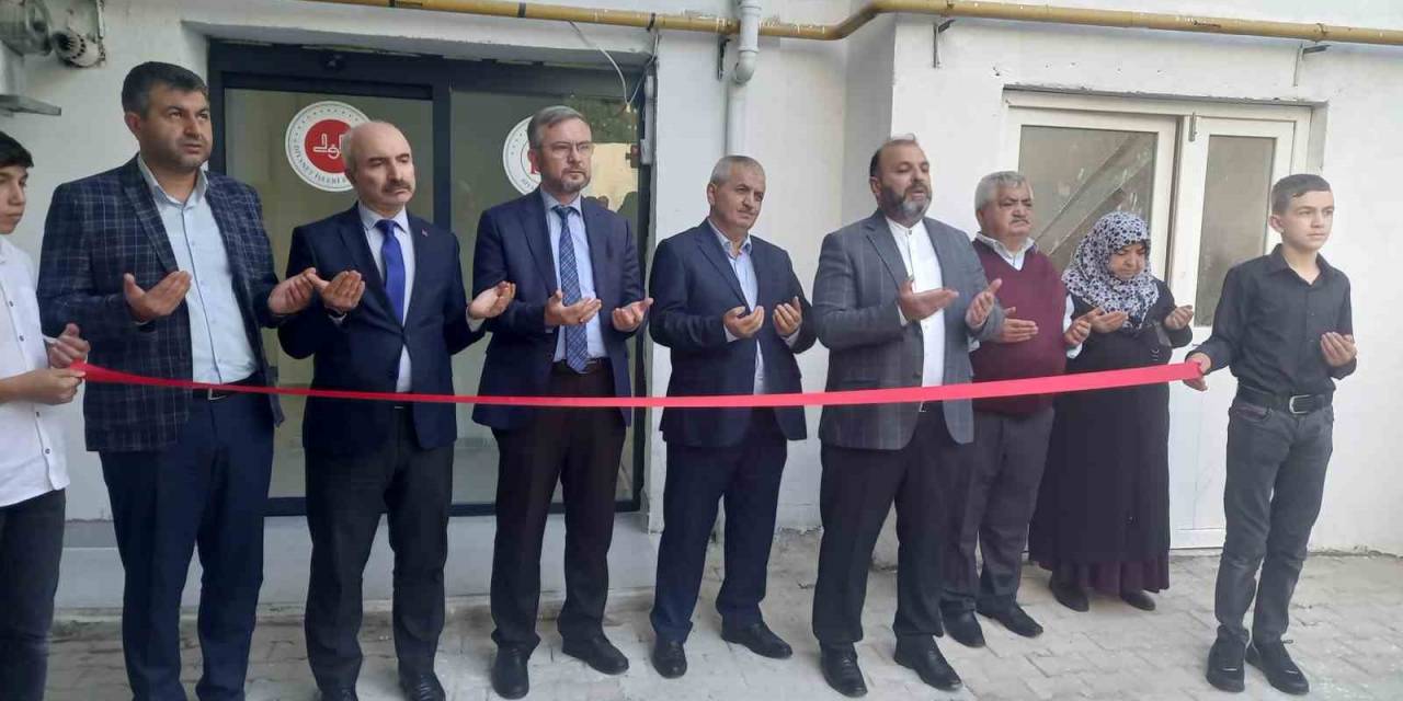 Gediz Müftülüğü Gençlik Merkezi Törenle Açıldı
