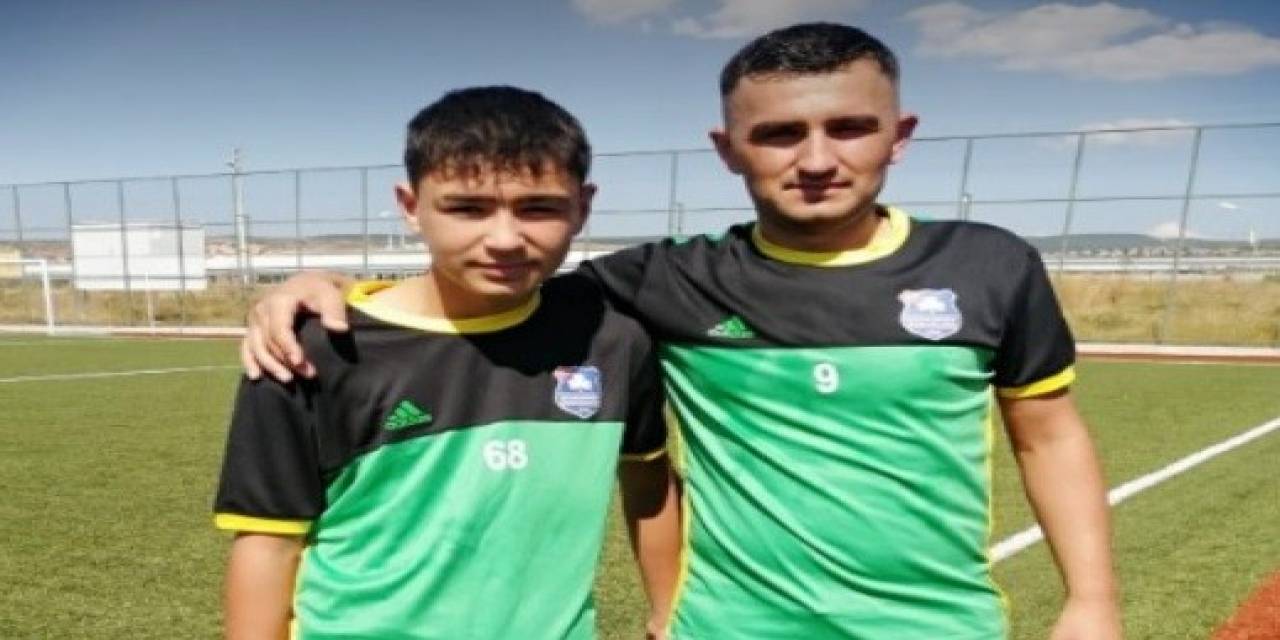 Tavşanlı’da Baba Oğul Aynı Futbol Takımında