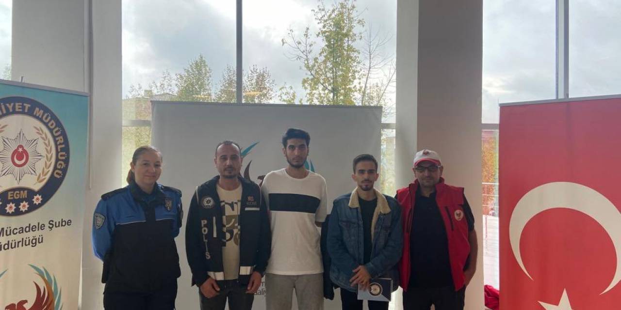 Yeni Öğrencilere Polislerden Bilgilendirme