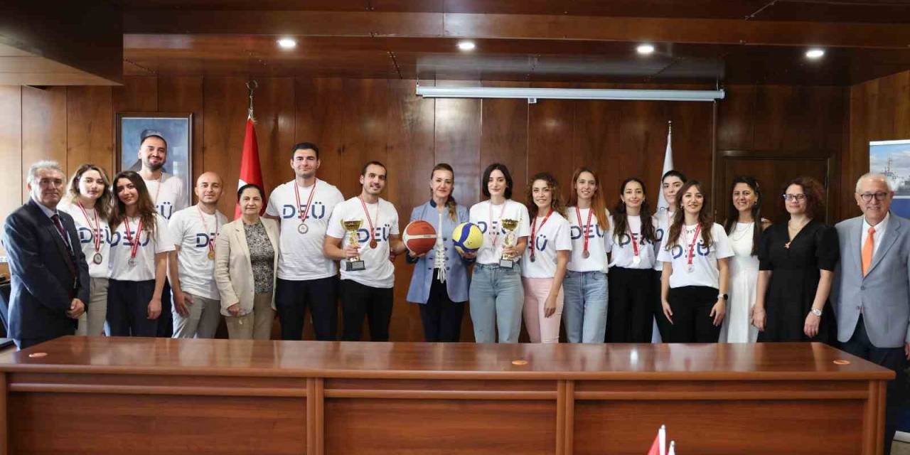 Deü’lü Sağlıkçılar Kamu Spor Oyunları’na Damga Vurdu