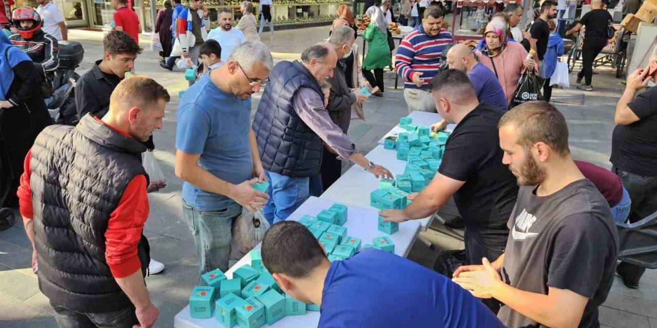 29.yeşil İhsaniye Elma Festivali’nde 2 Ton Elma Dağıtıldı