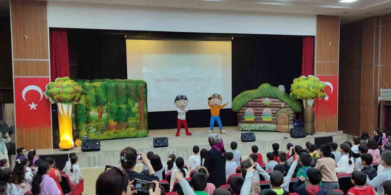 Ağrı’da Hürkuş Ve Gökbey Müzikal Tiyatrosu