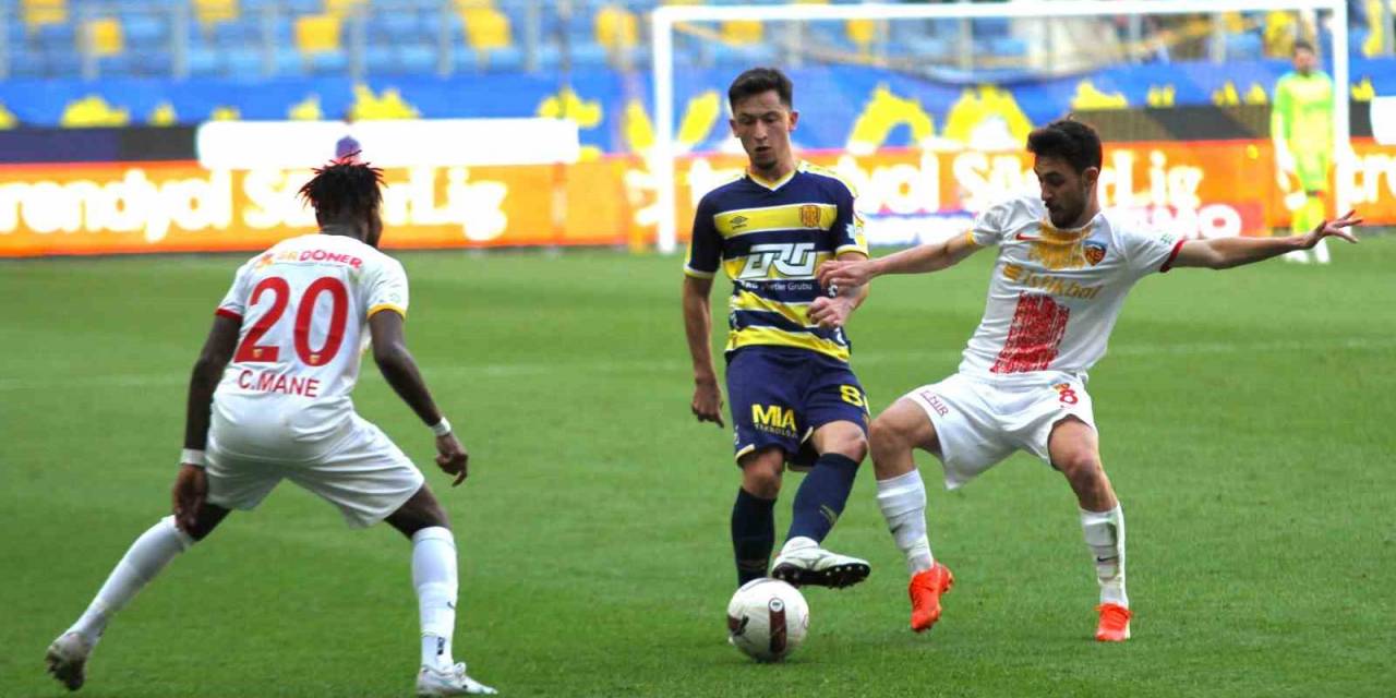Trendyol Süper Lig: Mke Ankaragücü: 0 - Kayserispor: 0 (İlk Yarı)