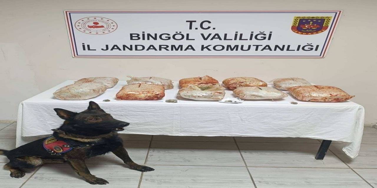 Uyuşturucuları Salça Kovası Ve Patates Çuvallarına Gizlemişler