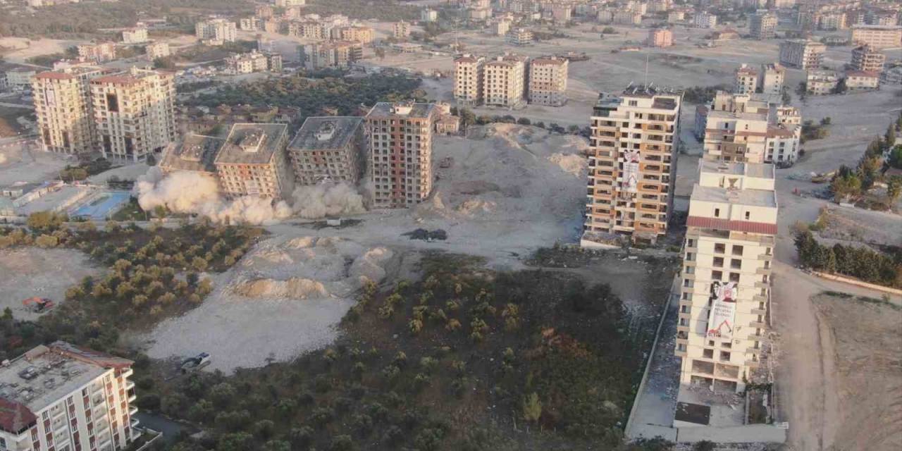 Dinamitle Aynı Anda Patlatılan 10 Bina Yerle Bir Oldu