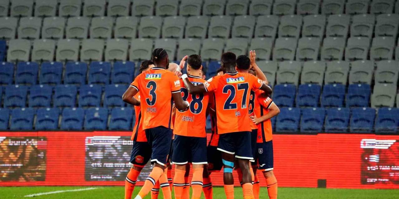 Trendyol Süper Lig: Rams Başakşehir: 2 - Gaziantep Fk: 0 (İlk Yarı)