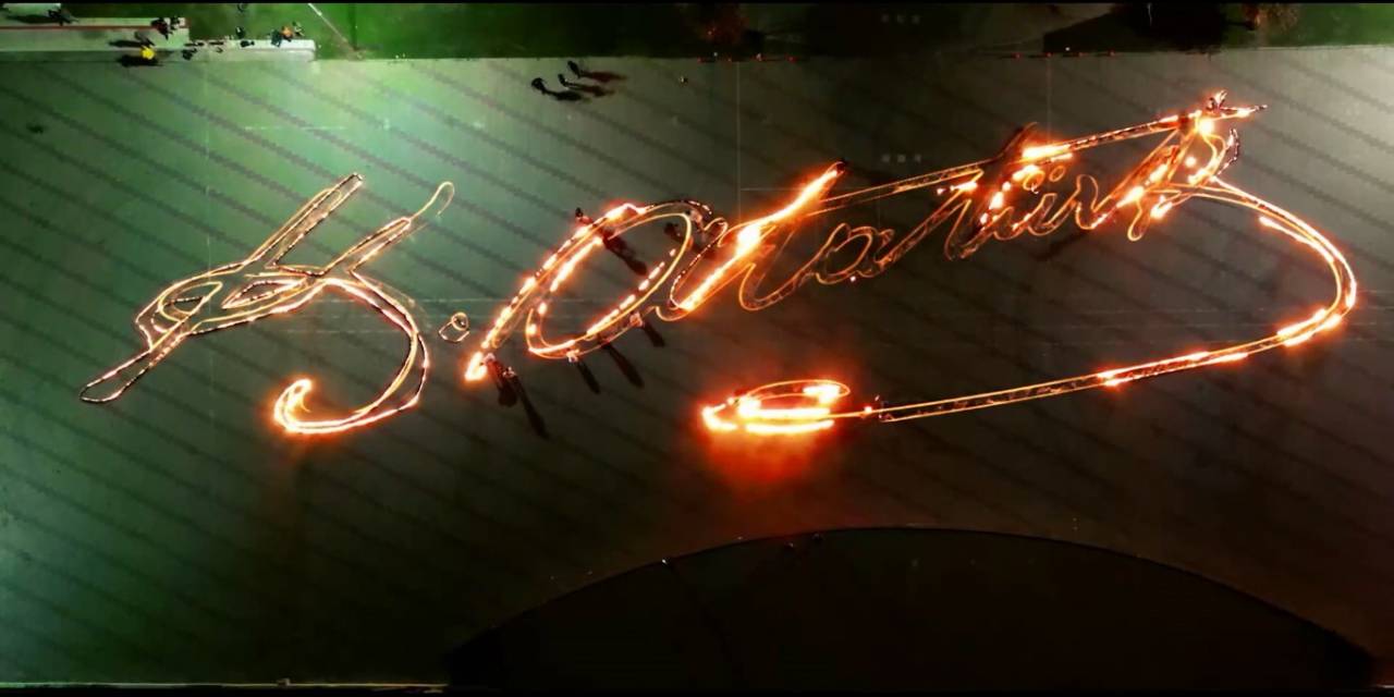 3 Bin Metrekare Alanda Meşaleler İle Atatürk’ün İmzası Oluşturuldu