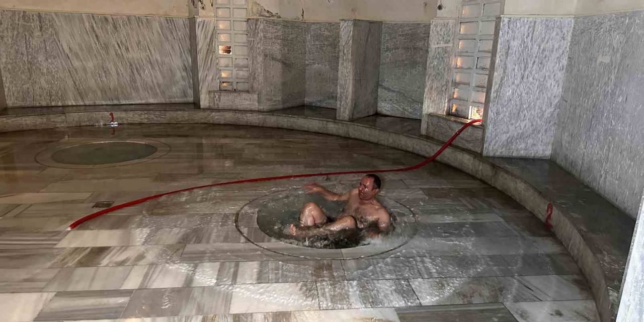 5 Derece Sıcaklığıyla Dikkat Çeken Şifalı Suya Yoğun İlgi