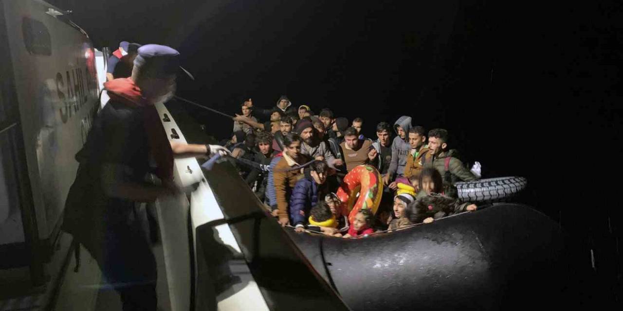 Datça’da Bir Gecede 110 Düzensiz Göçmen Kurtarıldı, 33 Kişi Yakalandı